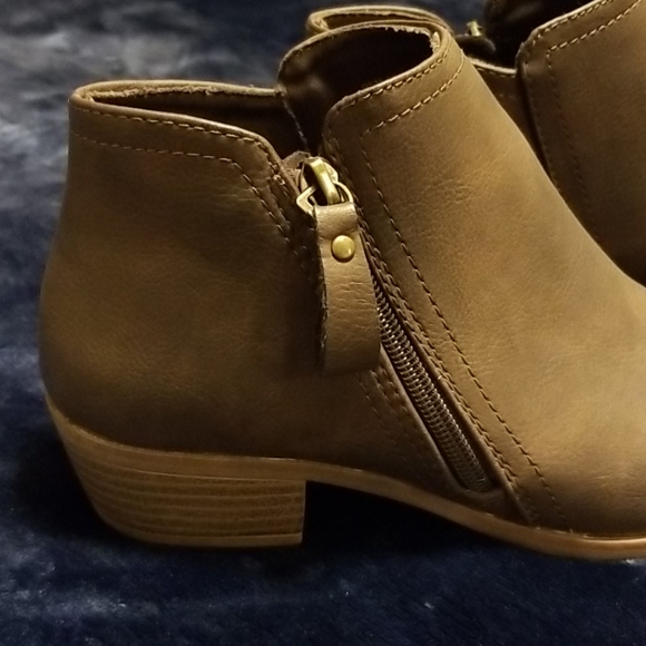 Arizona Booties - Picture 2 of 4